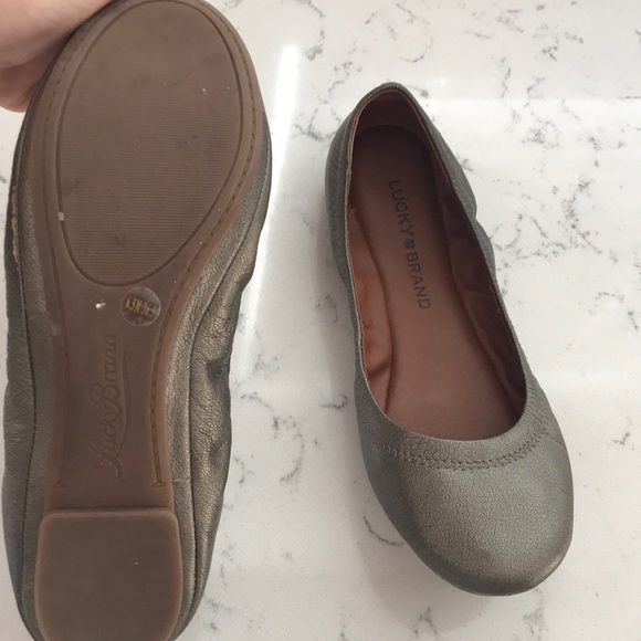 Flats - Picture 2 of 4